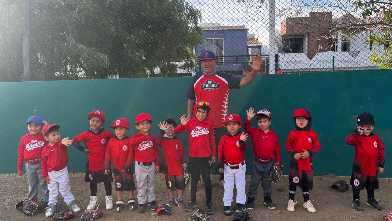 Equipo categoría Pañalitos de la Liga Mazatlán