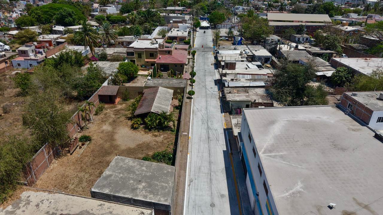 Entregan calles pavimentadas en Villa Unión