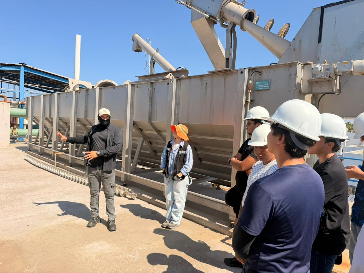 Estudiantes de Facimar UAS visitan planta tratadora en Mazatlán