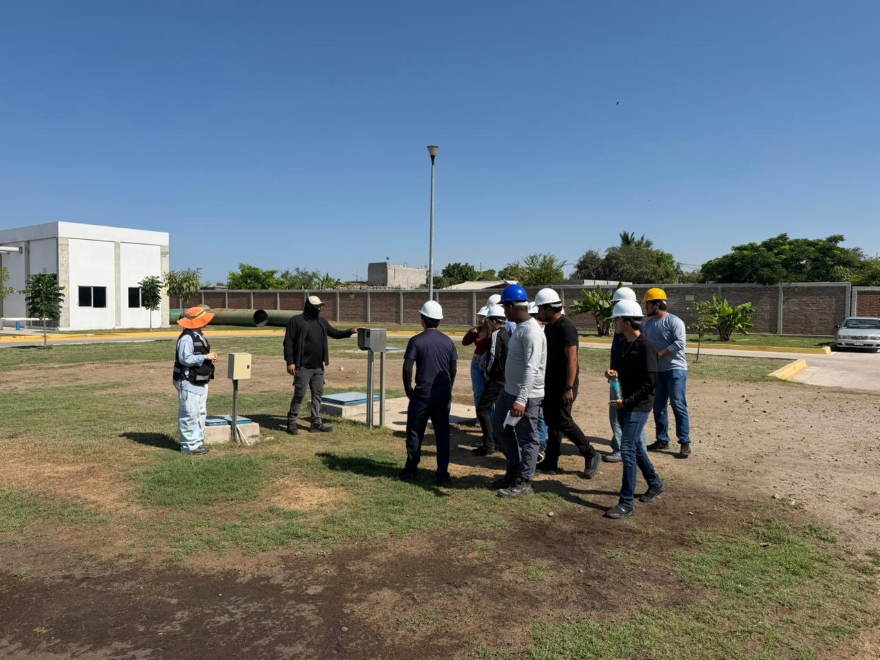 Estudiantes de Facimar UAS visitan planta tratadora en Mazatlán