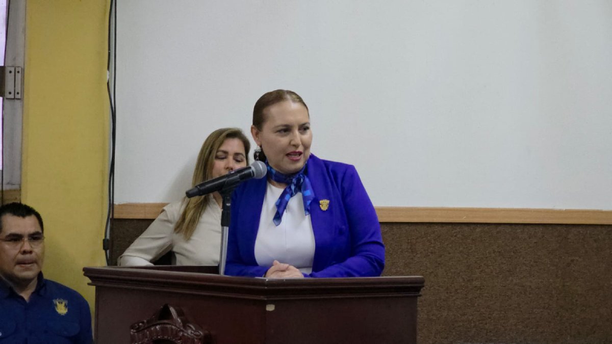 estudiantes en el examen de admision de la universidad autonoma de sinaloa organiza