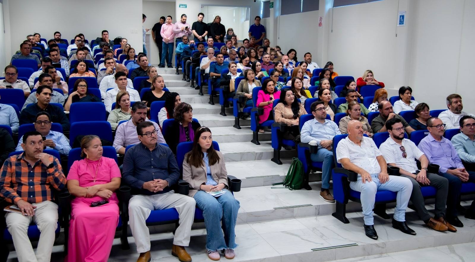Madueña encabeza reunión con directores electos para fortalecer la administración y atención estudiantil