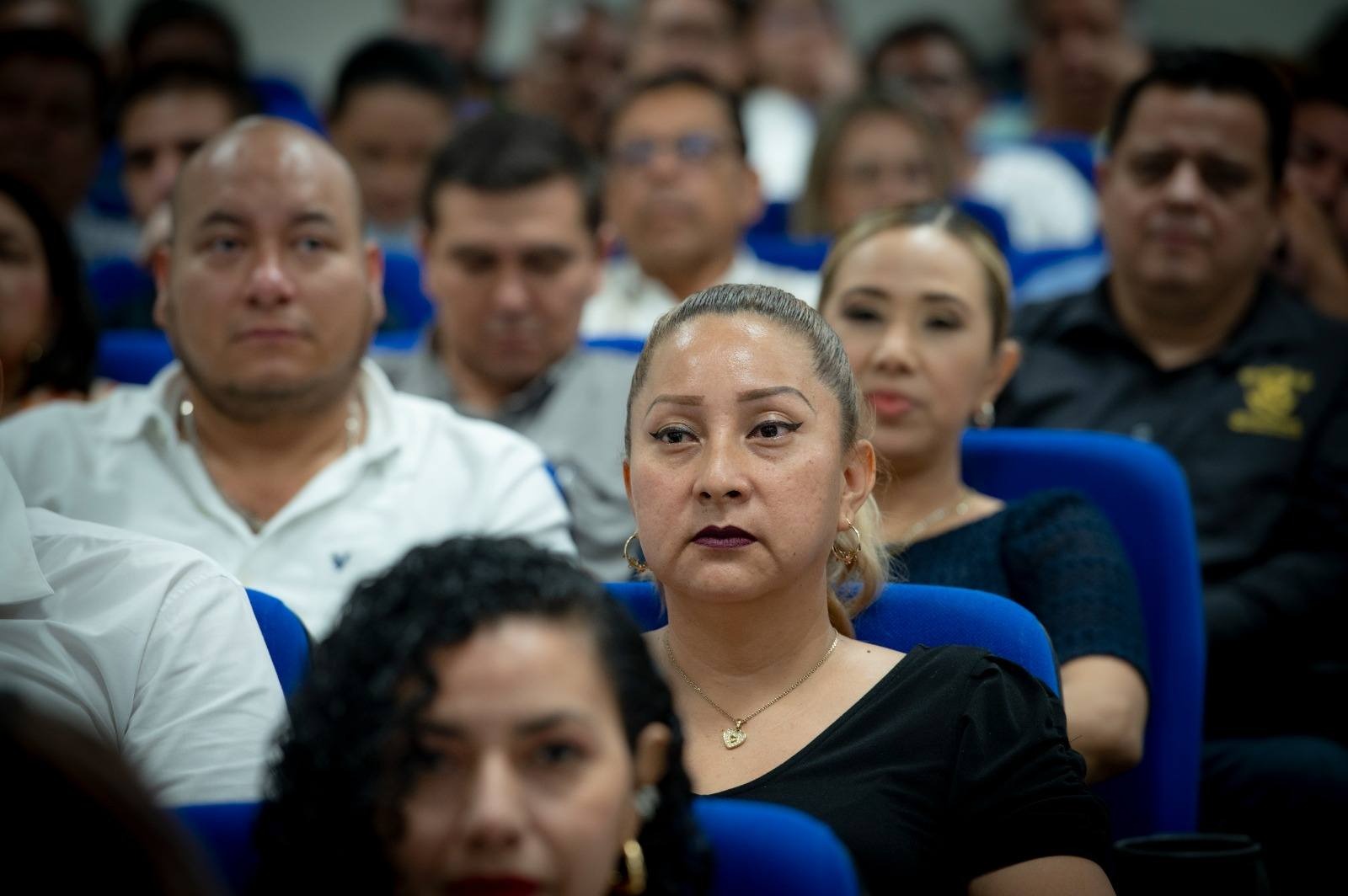 Madueña encabeza reunión con directores electos para fortalecer la administración y atención estudiantil