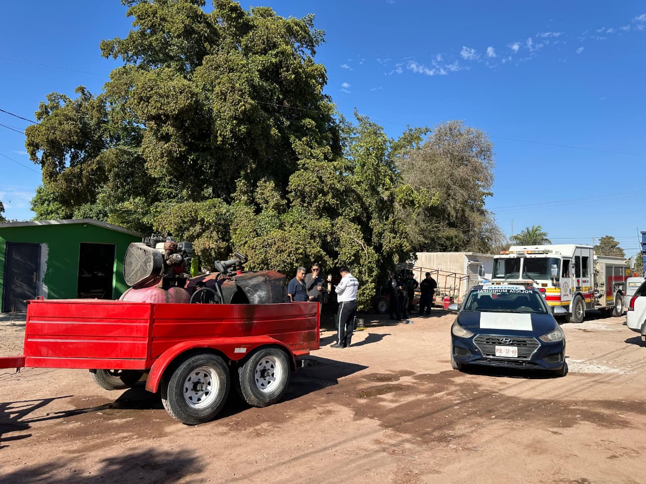 Explosión de pipa de diésel deja una persona lesionada en Compuertas