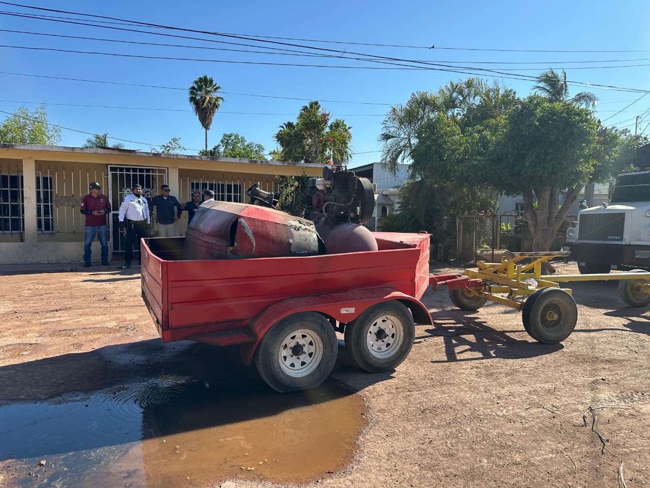 Explosión de pipa de diésel deja una persona lesionada en Compuertas