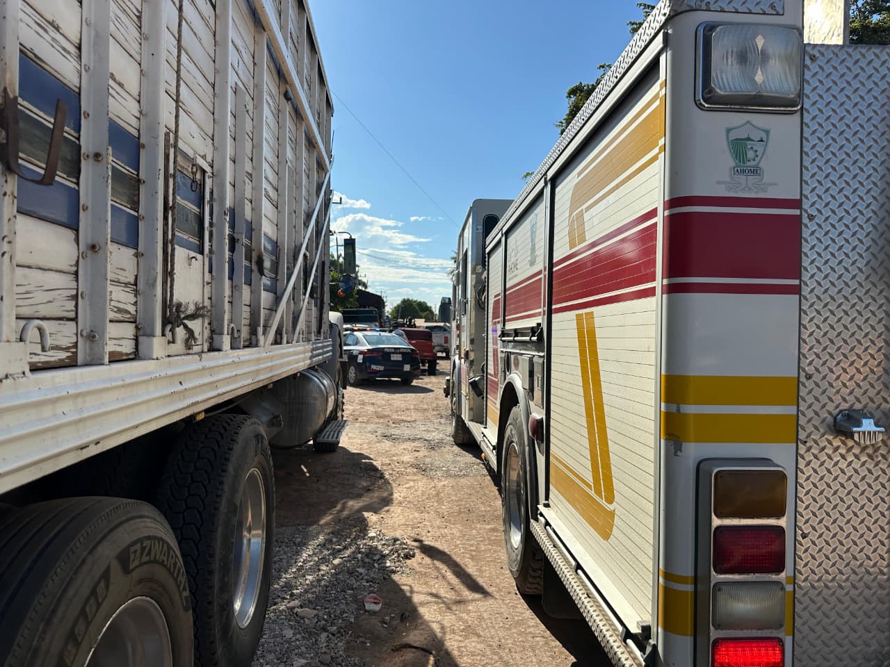 Explosión de pipa de diésel deja una persona lesionada en Compuertas