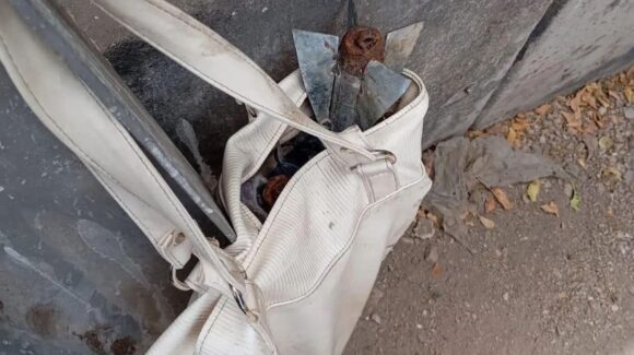 Evacúan tienda en Escuinapa, Sinaloa, tras hallazgo de presuntos explosivos; por precaución cierran acceso a la carretera México 15
