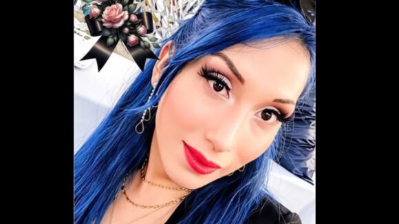 Herida de arma blanca, encuentran sin vida a mujer transexual conocida como ‘La chica del pelo bluuu’, en Edomex