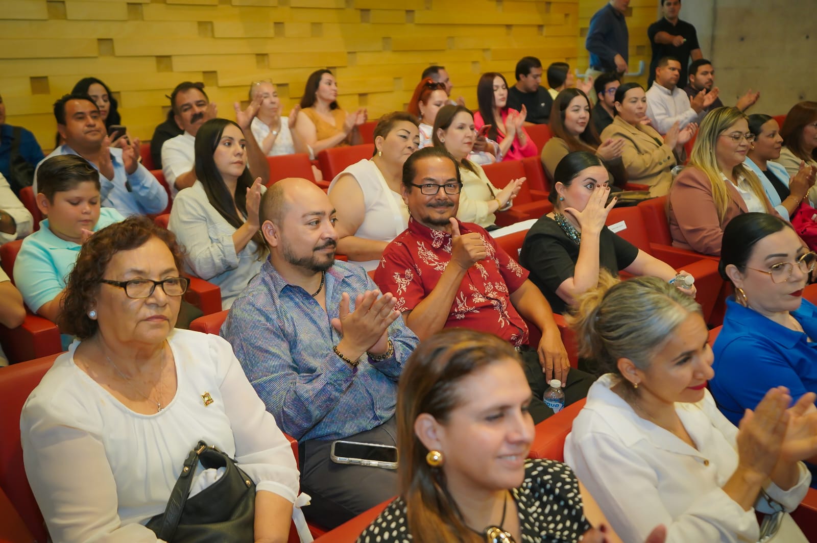 Entrega de constancias del programa “Escala MX”