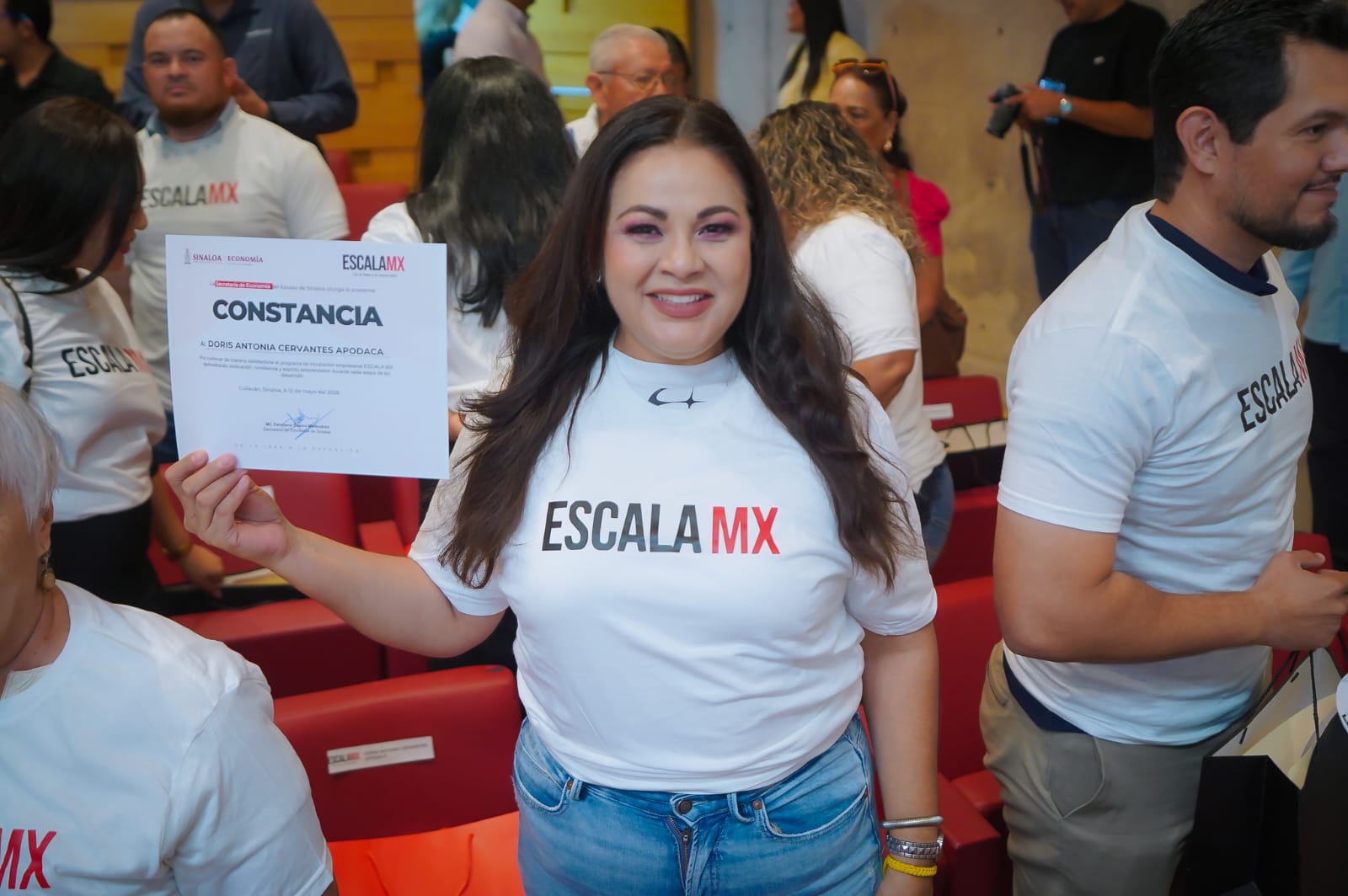 Feliciano Castro Meléndrez entrega de constancias del programa “Escala MX”