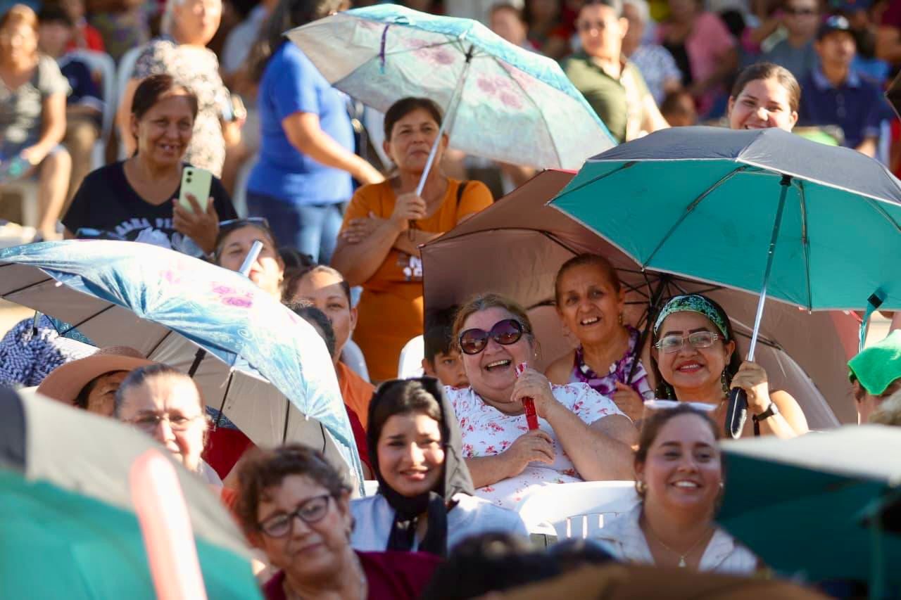 Festejo del Día de las Madres en la Col. Casa Hogar, Mazatlán