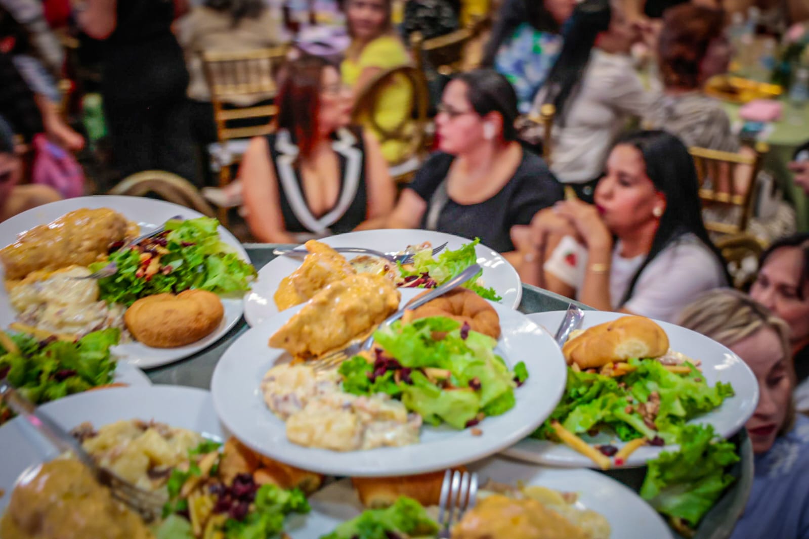 Celebran a las mamás trabajadores del Stase