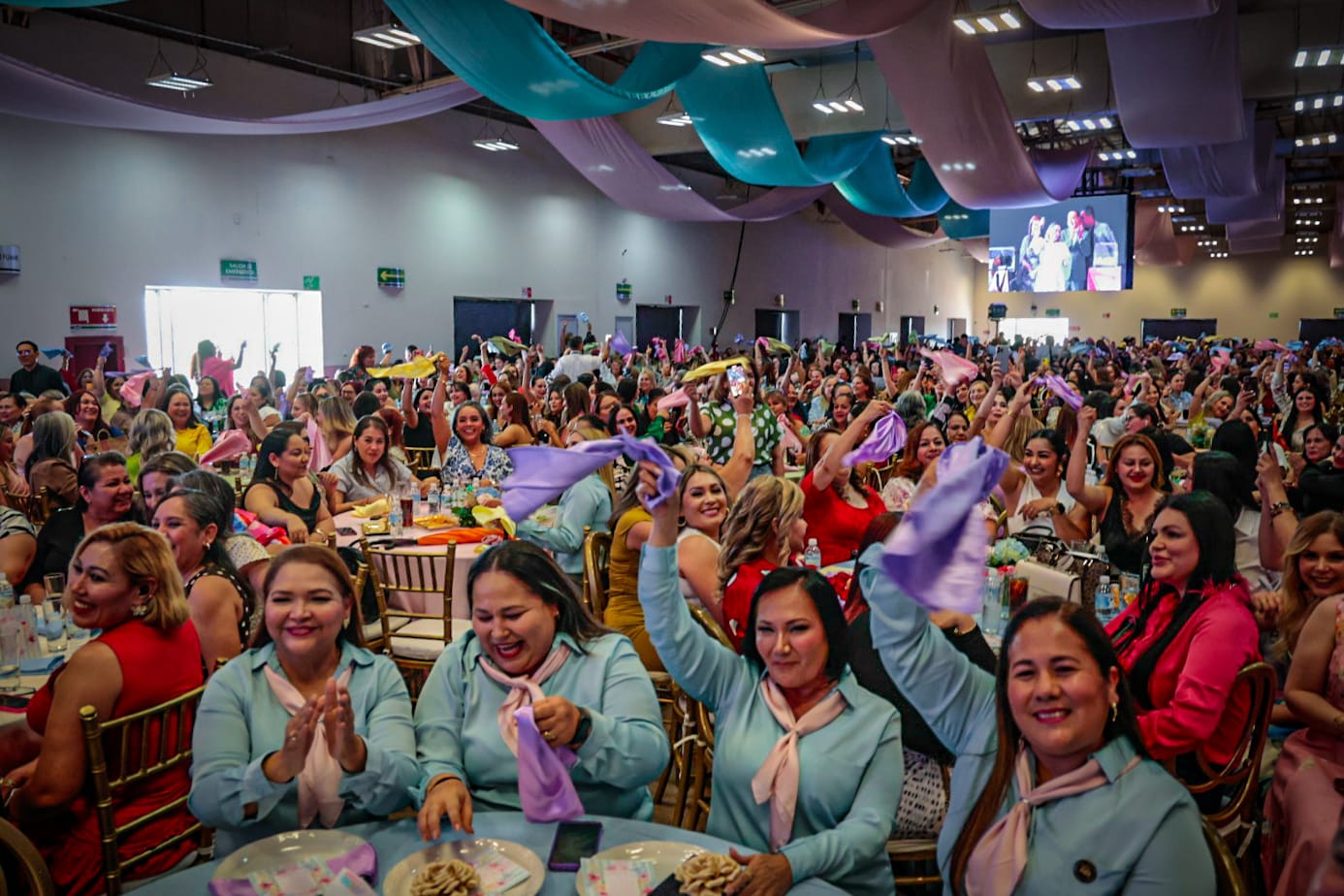 Celebran a las mamás trabajadores del Stase