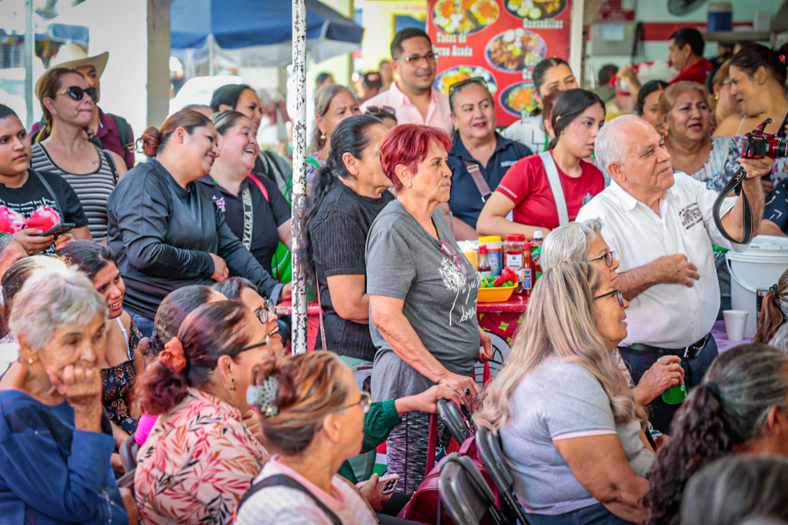 Festejo del Día de las Madres del Mercado Garmendia de Culiacán