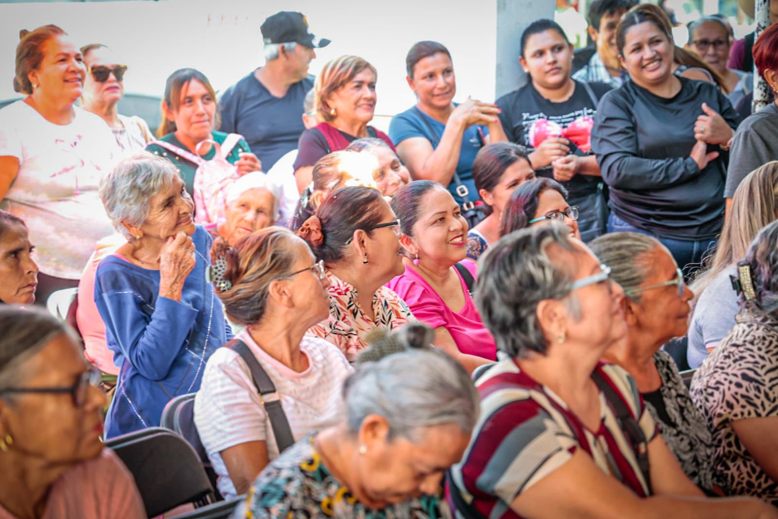 Festejo del Día de las Madres del Mercado Garmendia de Culiacán