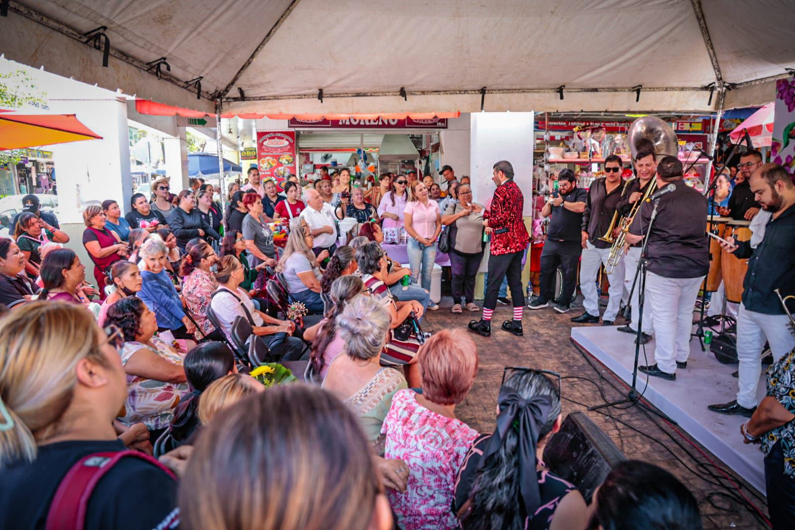 Festejo del Día de las Madres del Mercado Garmendia de Culiacán