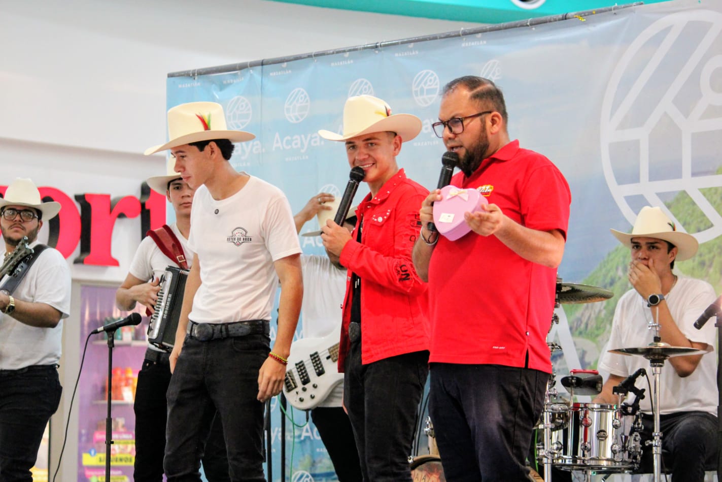 Festejo para mamás en Plaza Acaya, Mazatlán