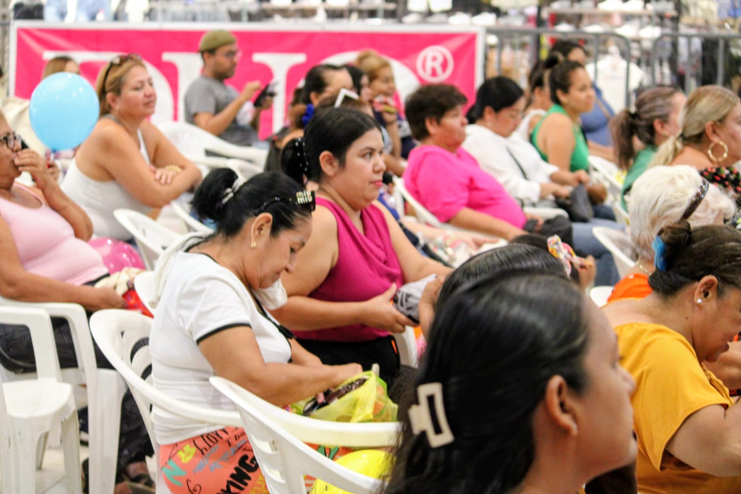 Festejo para mamás en Plaza Acaya, Mazatlán