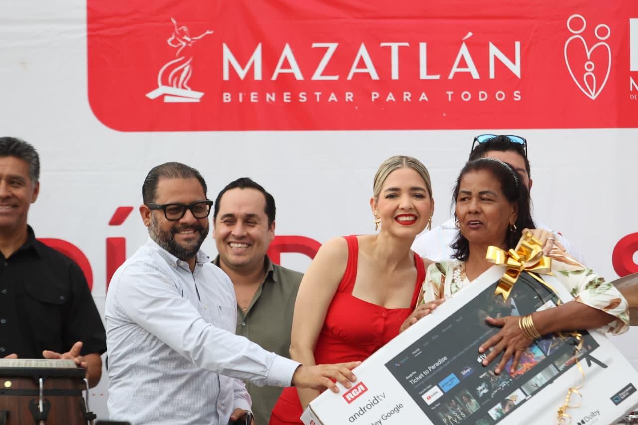 Festejo por el Día de las Madres en Mazatlán