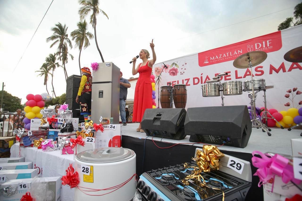 Festejo por el Día de las Madres en Mazatlán