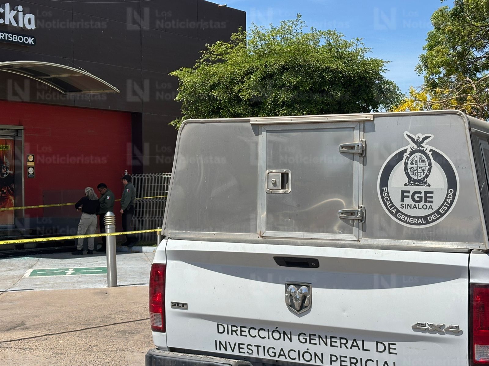Fiscalía realiza periciales para determinar causas de incendio de casino en Culiacán