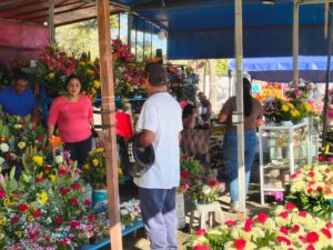 Flores en panteón