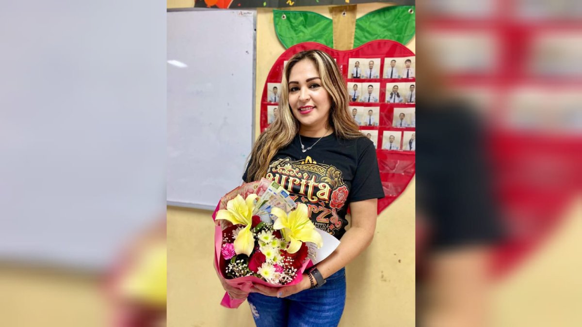 flores del patro a profesora esmeralda en mazatlan