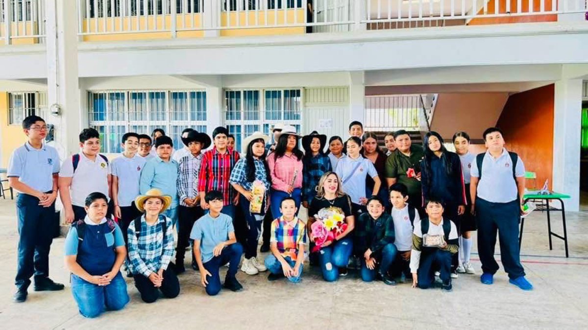 flores del patro a profesora esmeralda