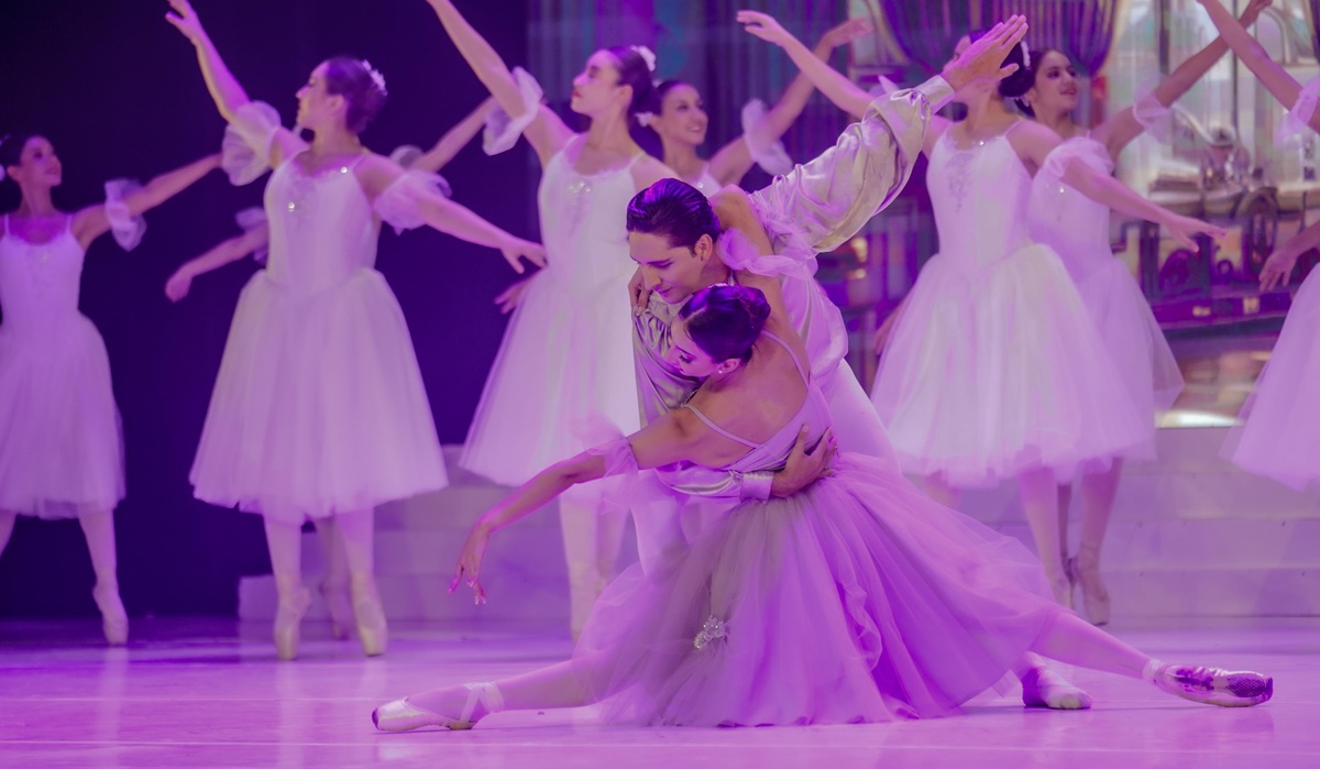 Función de ballet "Tres grandes en una noche de primavera" en Mazatlán