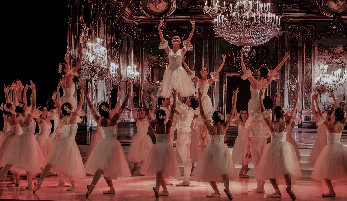 Función de ballet "Tres grandes en una noche de primavera" en Mazatlán