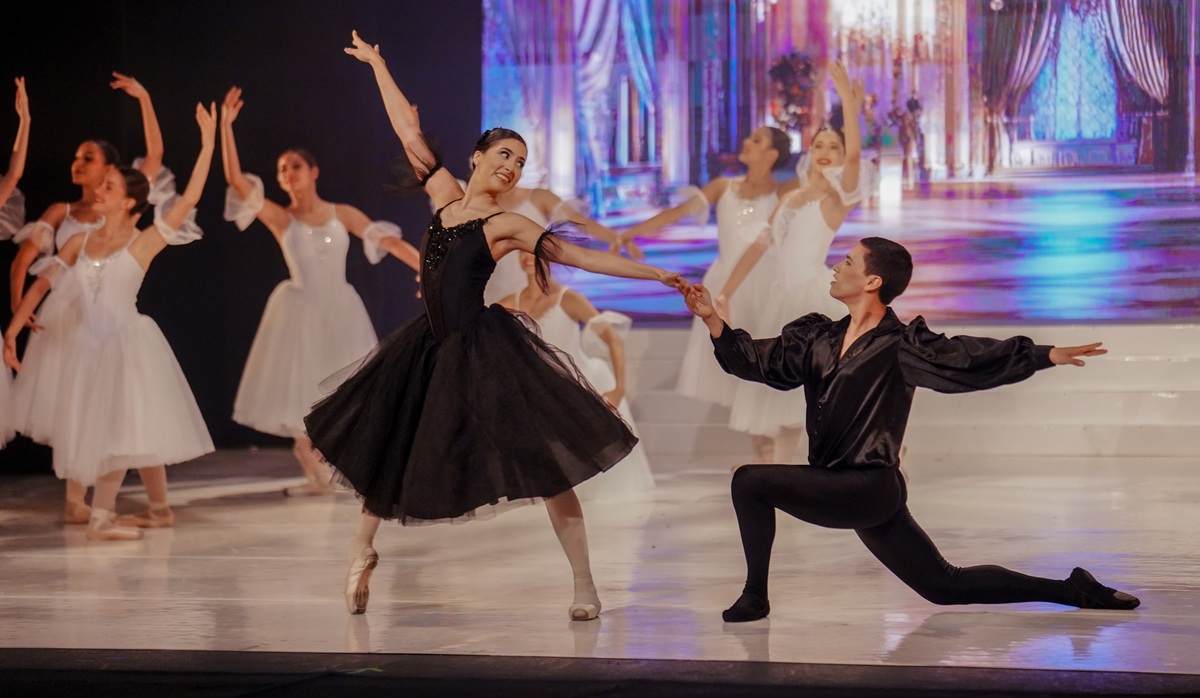 Función de ballet "Tres grandes en una noche de primavera" en Mazatlán