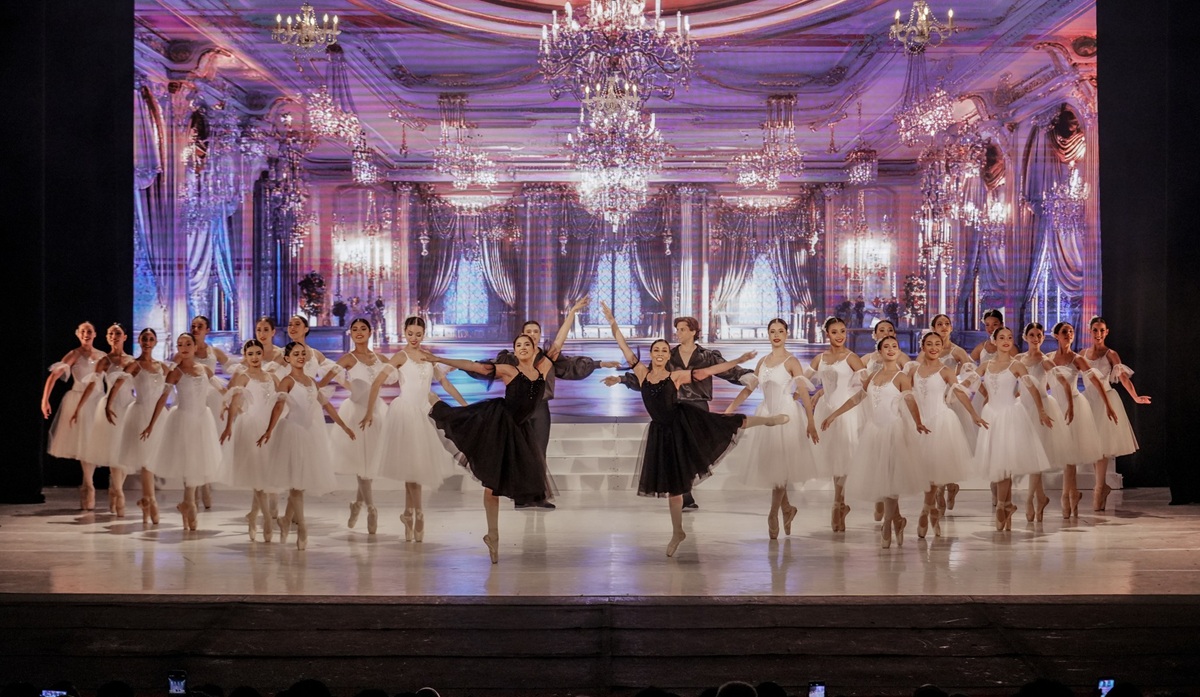 Función de ballet "Tres grandes en una noche de primavera" en Mazatlán