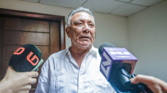 Se agudiza estiaje en El Fuerte, Ayuntamiento abastece de agua a 43 comunidades con uso de pipas: alcalde Gildardo Leyva