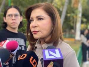 Secretaria de Educación, Gloria Himelda Félix Niebla