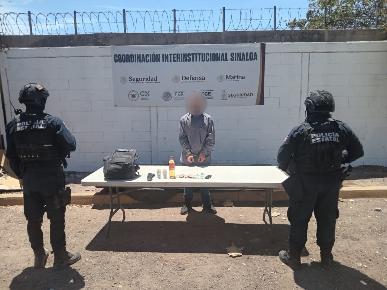 Hombre detenido tras robar farmacia en Culiacán, Sin.