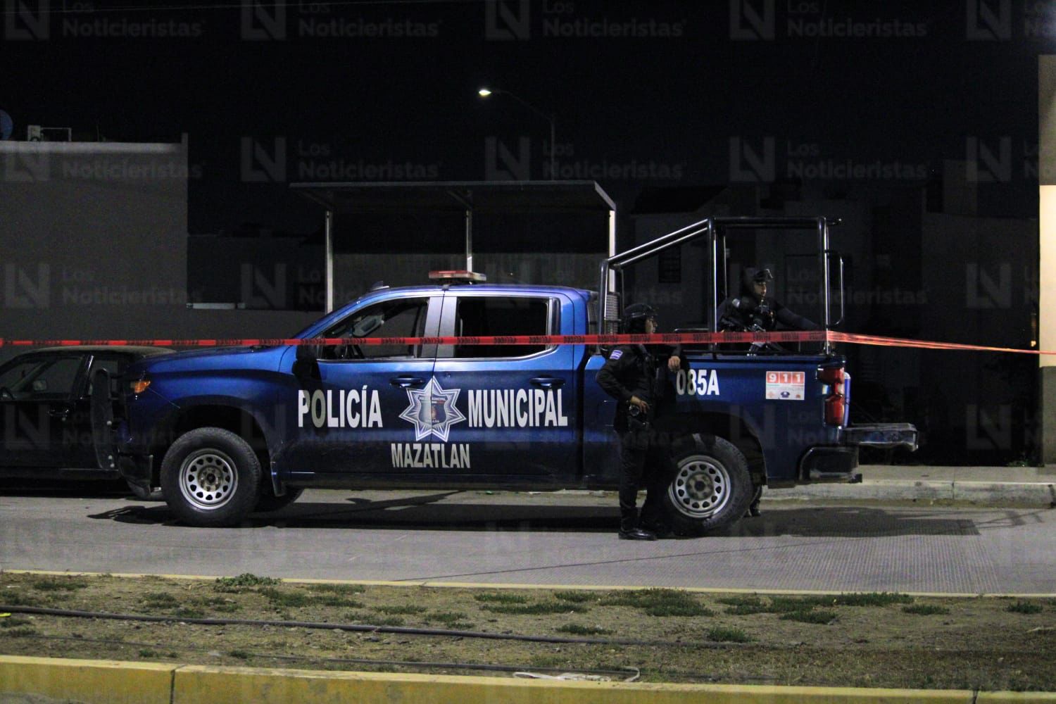 Hombre a atacado a balazos en Mazatlán, Sinaloa, llega a tienda conveniencia