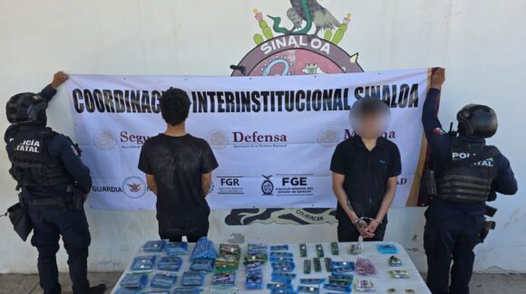 Detienen a dos hombres con droga en Mazatlán, Sinaloa; uno es menor de edad