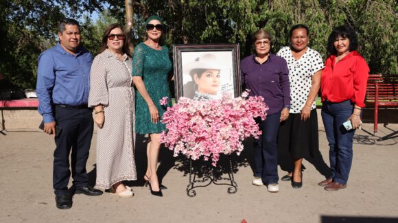 Entre aplausos y canciones, Guasave, Sinaloa, honra el legado de Chayito Valdez