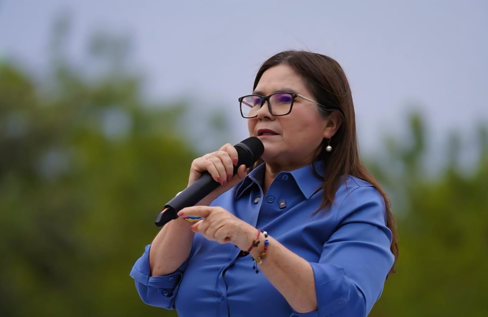 Imelda Castro sostiene asamblea informativa en Juntas de Humaya, Culiacán