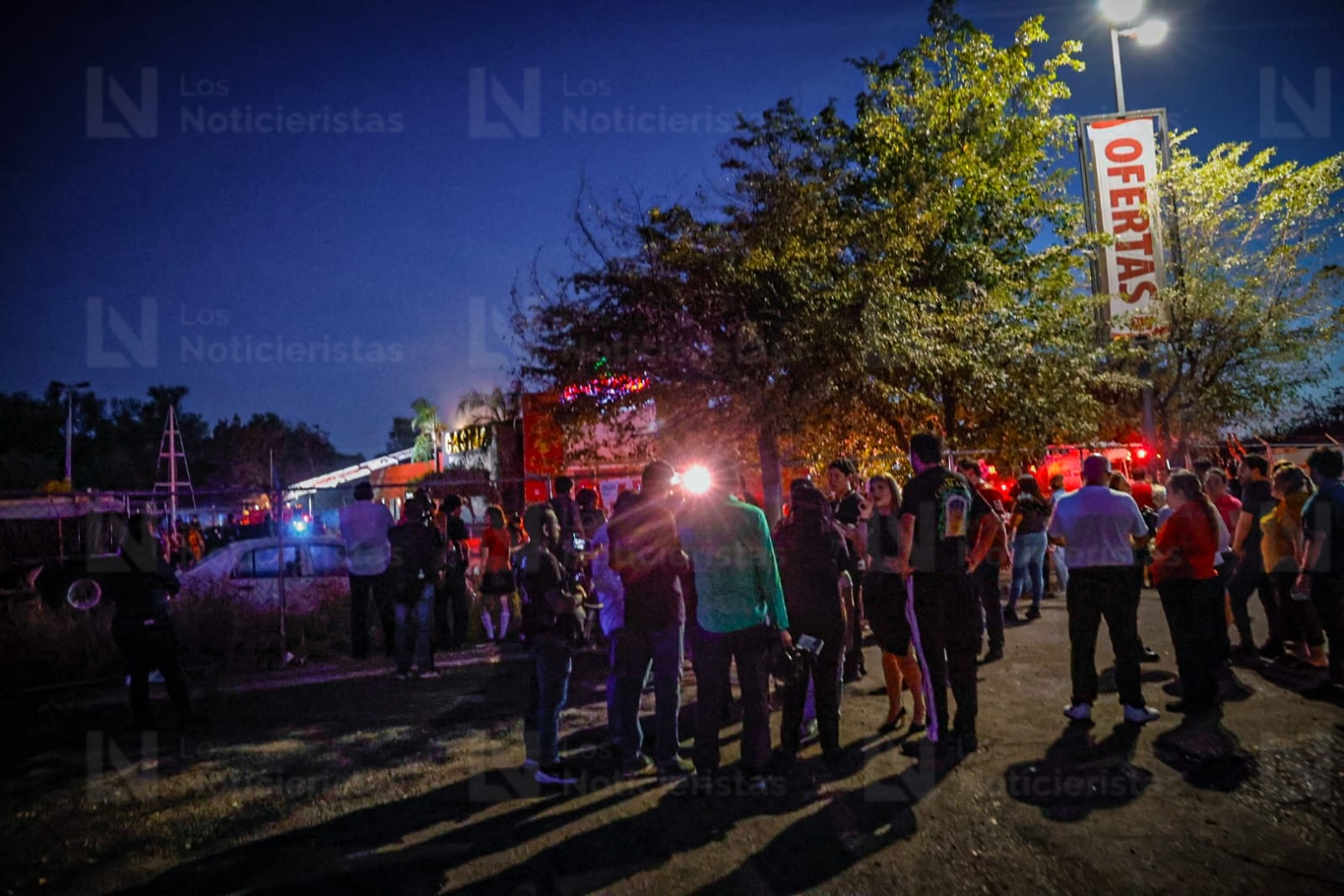 Incendian casino Tropicana en Culiacán