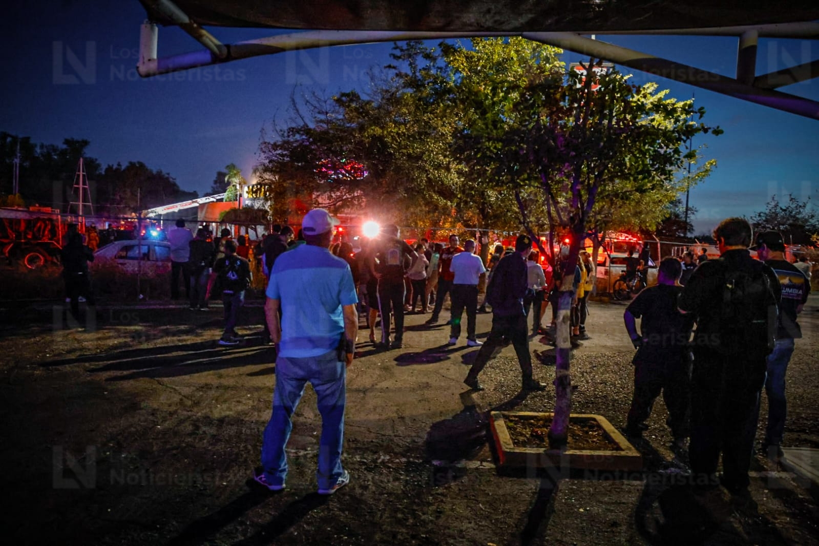 Incendian casino Tropicana en Culiacán