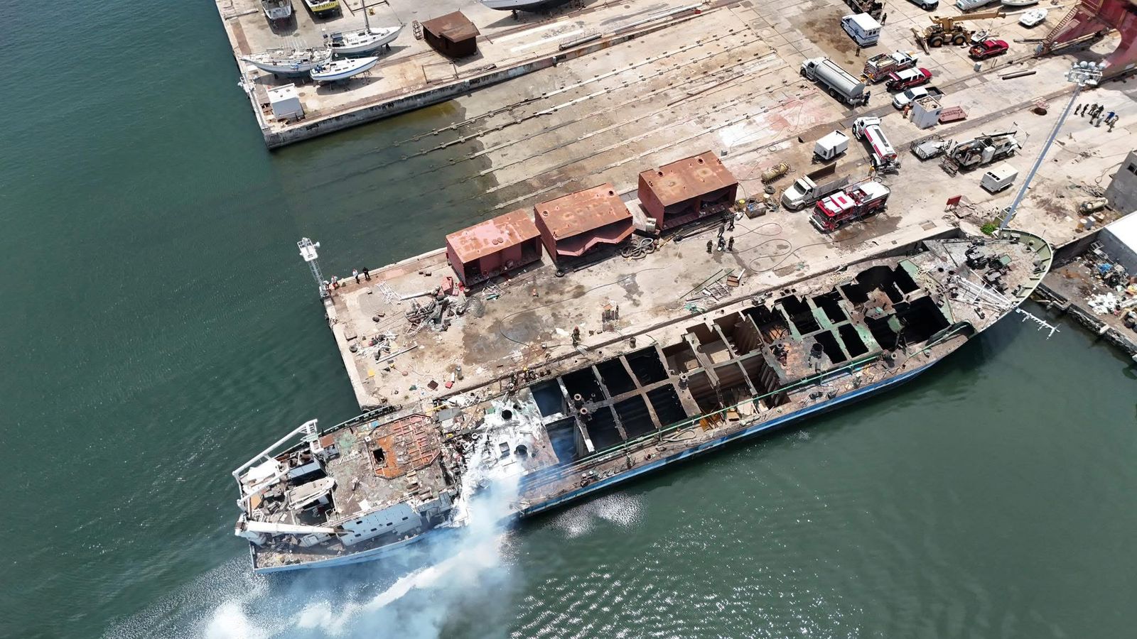 Incendio de embarcación en Mazatlán