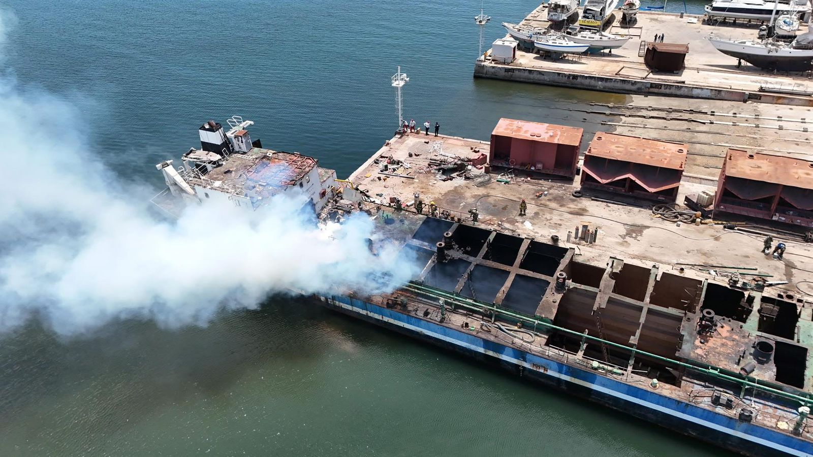 Incendio de embarcación en Mazatlán