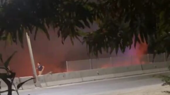 Voraz incendio de maleza moviliza a Bomberos Veteranos al sur de Mazatlán, Sinaloa