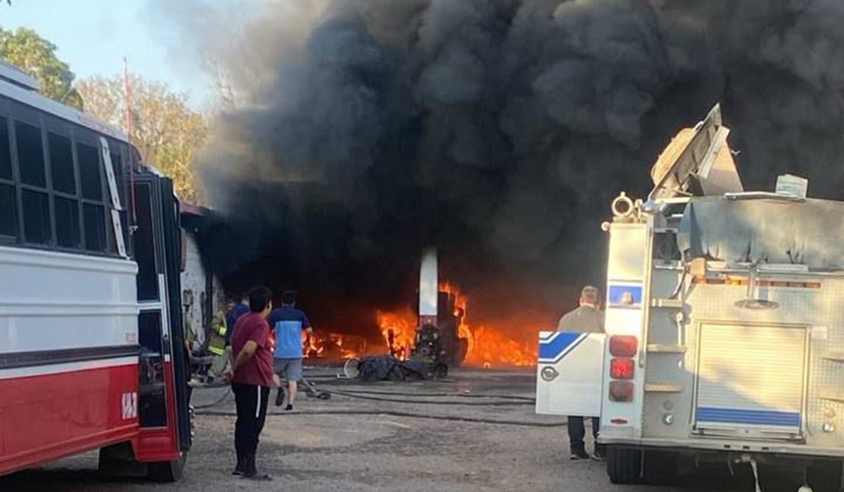 Incendio en Central de Camiones Rojos en Concordia