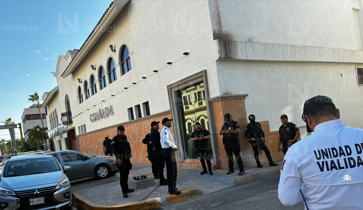 Incendio en restaurante V de Vaca en Los Mochis