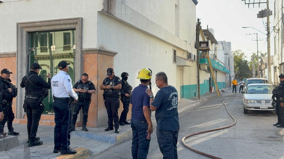 Incendio en restaurante V de Vaca en Los Mochis