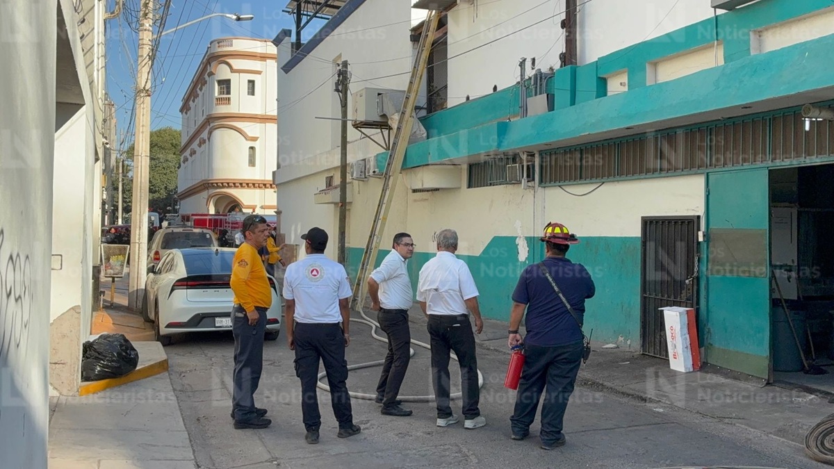 Incendio en restaurante V de Vaca en Los Mochis