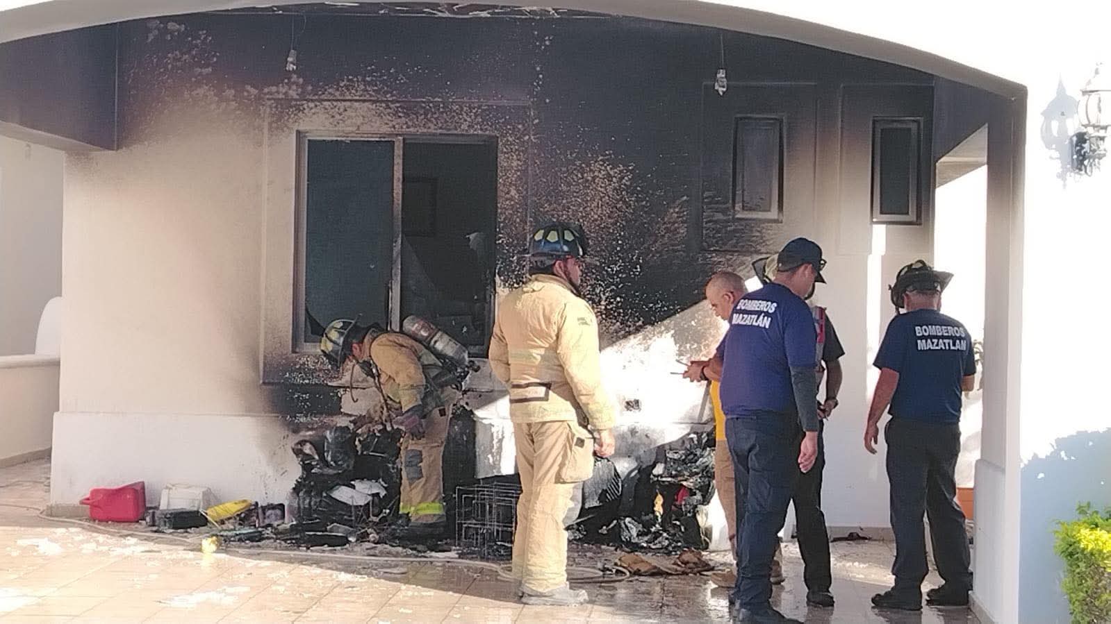Incendio en vivienda de Club Real en Mazatlán