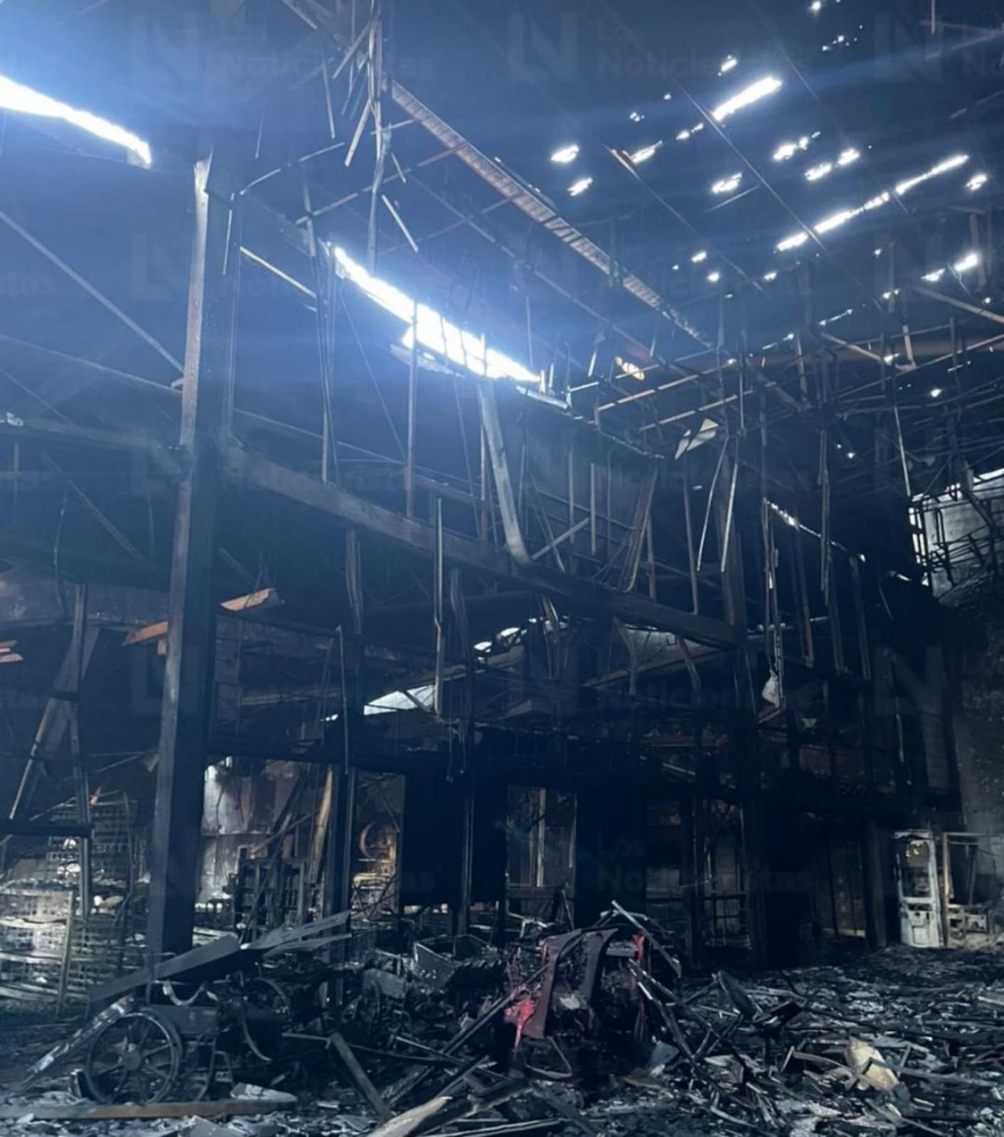 Daños de incendio en ´Plaza Fiesta de Los Mochis